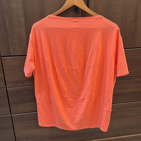 Lululemon peach women’s T-shirt size 8 - Picture 5 of 6